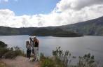 Visitando a bela Laguna Cuicocha, uma antiga caldeira de vulcão, na região de Otavalo, no Equador